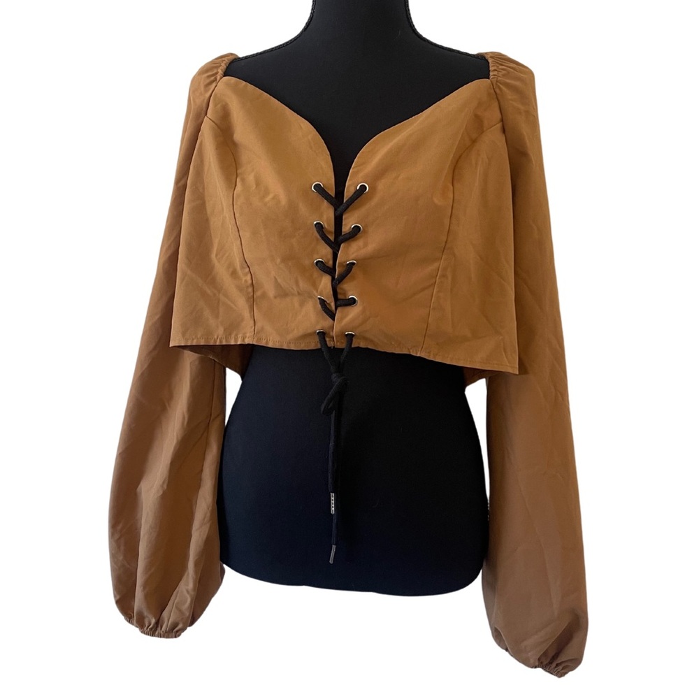 NWOT Lace Up Front Crop Top